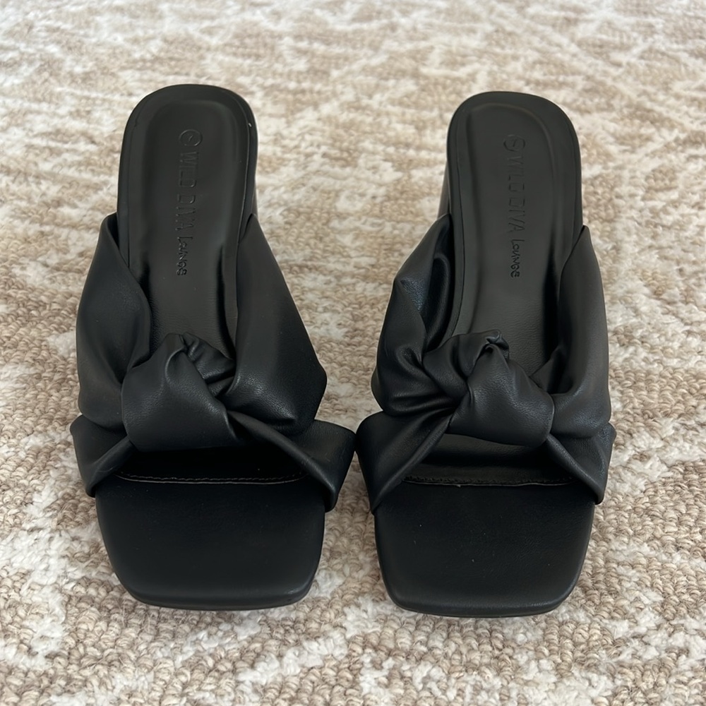New Black Heel Size 7!